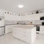 Selvetta, Lujo En Puerto Marina Villa Benalmádena