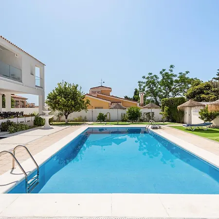 Villa Selvetta, Lujo En Puerto Marina