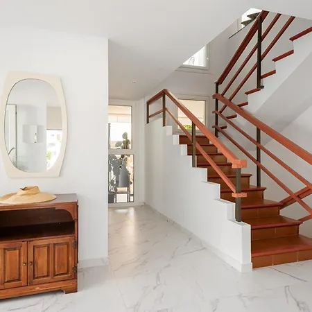 Villa Selvetta, Lujo En Puerto Marina